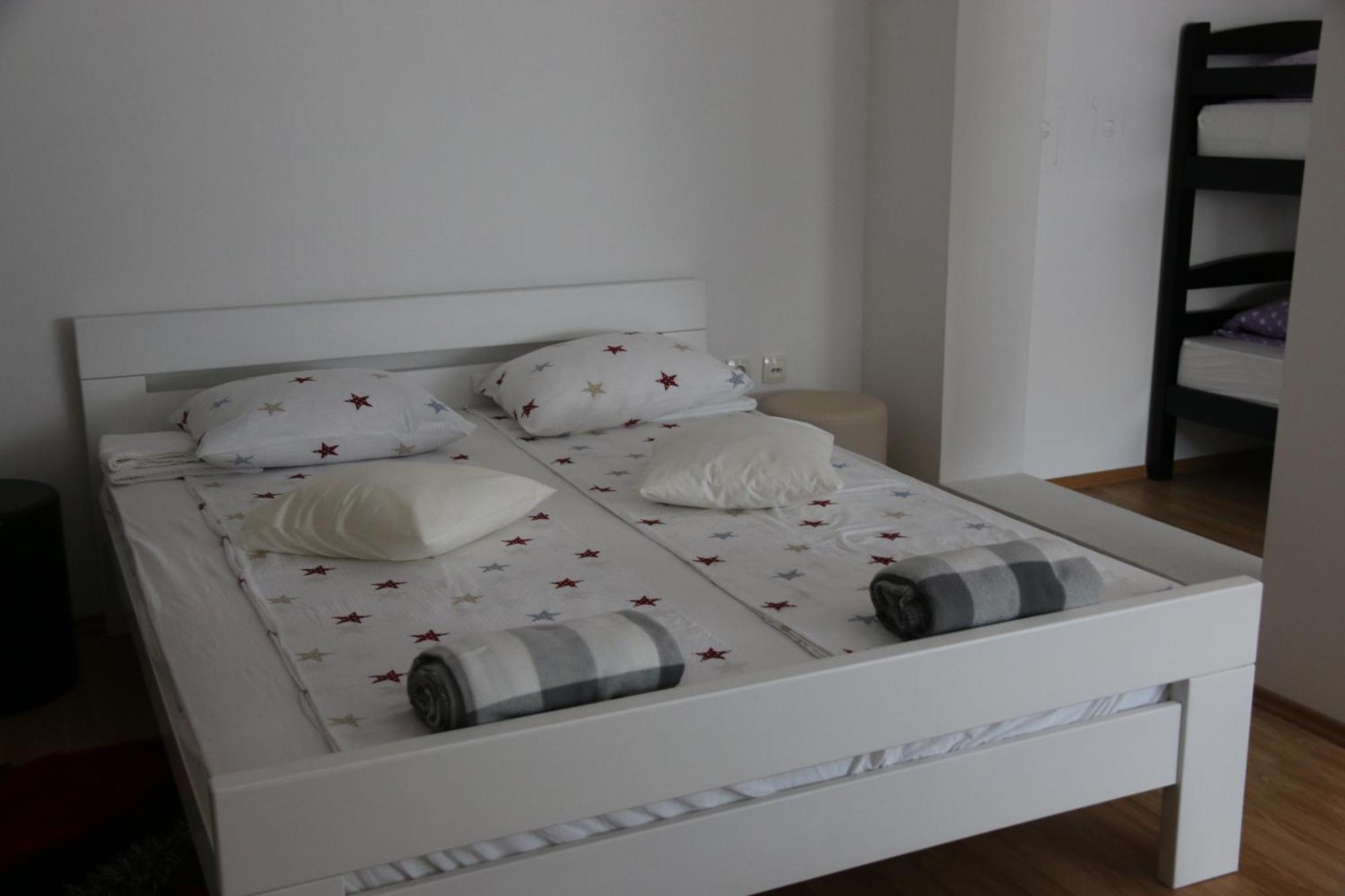 Hostel Art Gradiska Phòng bức ảnh