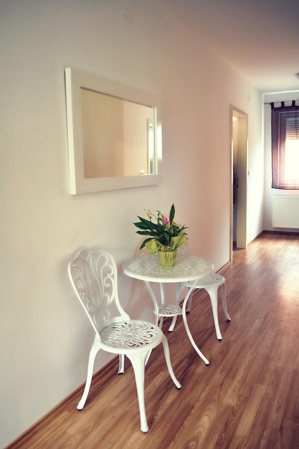 Hostel Art Gradiska Ngoại thất bức ảnh